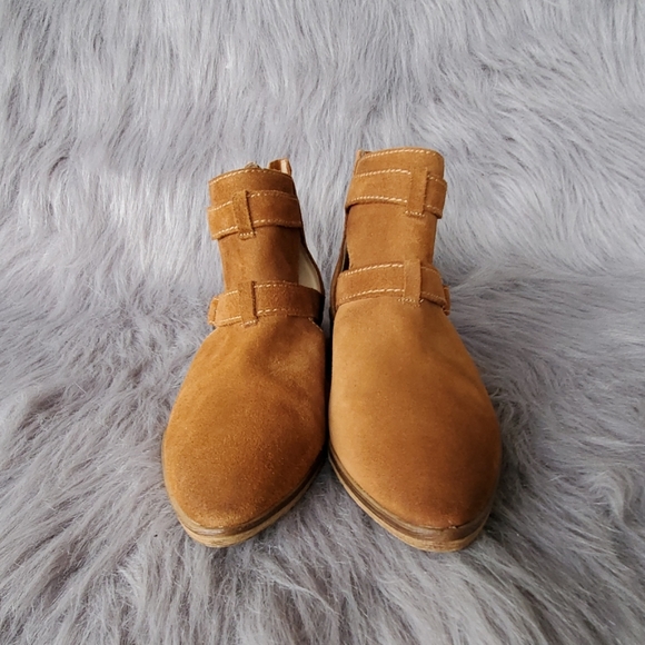 Chinese Laundry Booties sz. 6.5 tan - Picture 2 of 7